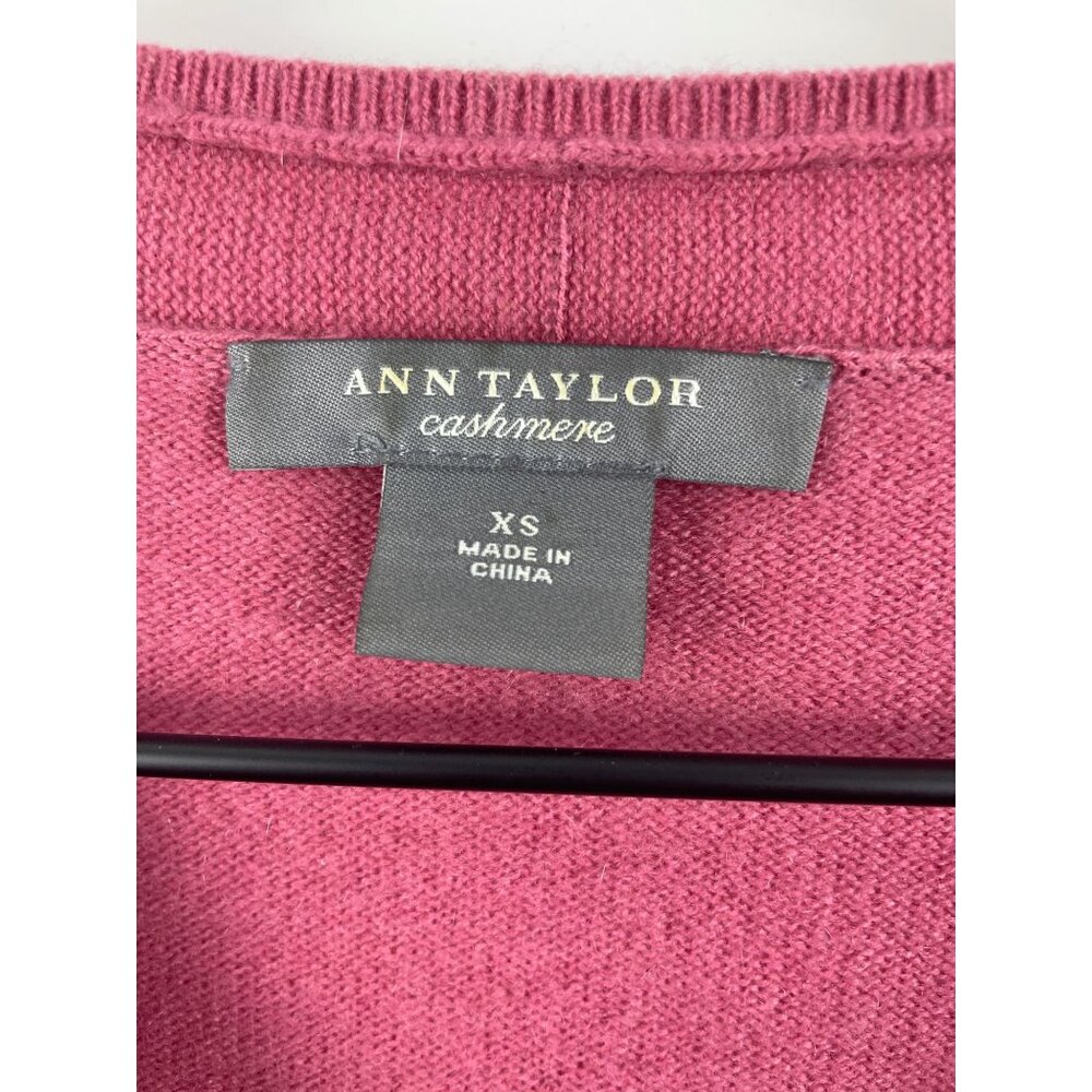 Ann Taylor Women's XS 100% Cashmere V Neck Barbie Pink Pullover Sweater Jumper - Picture 4 of 7